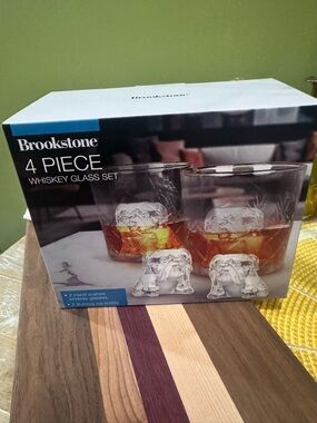 Brookstone Clear Whiskey Glass Set with Bulldog Ice Molds (4-Piece)